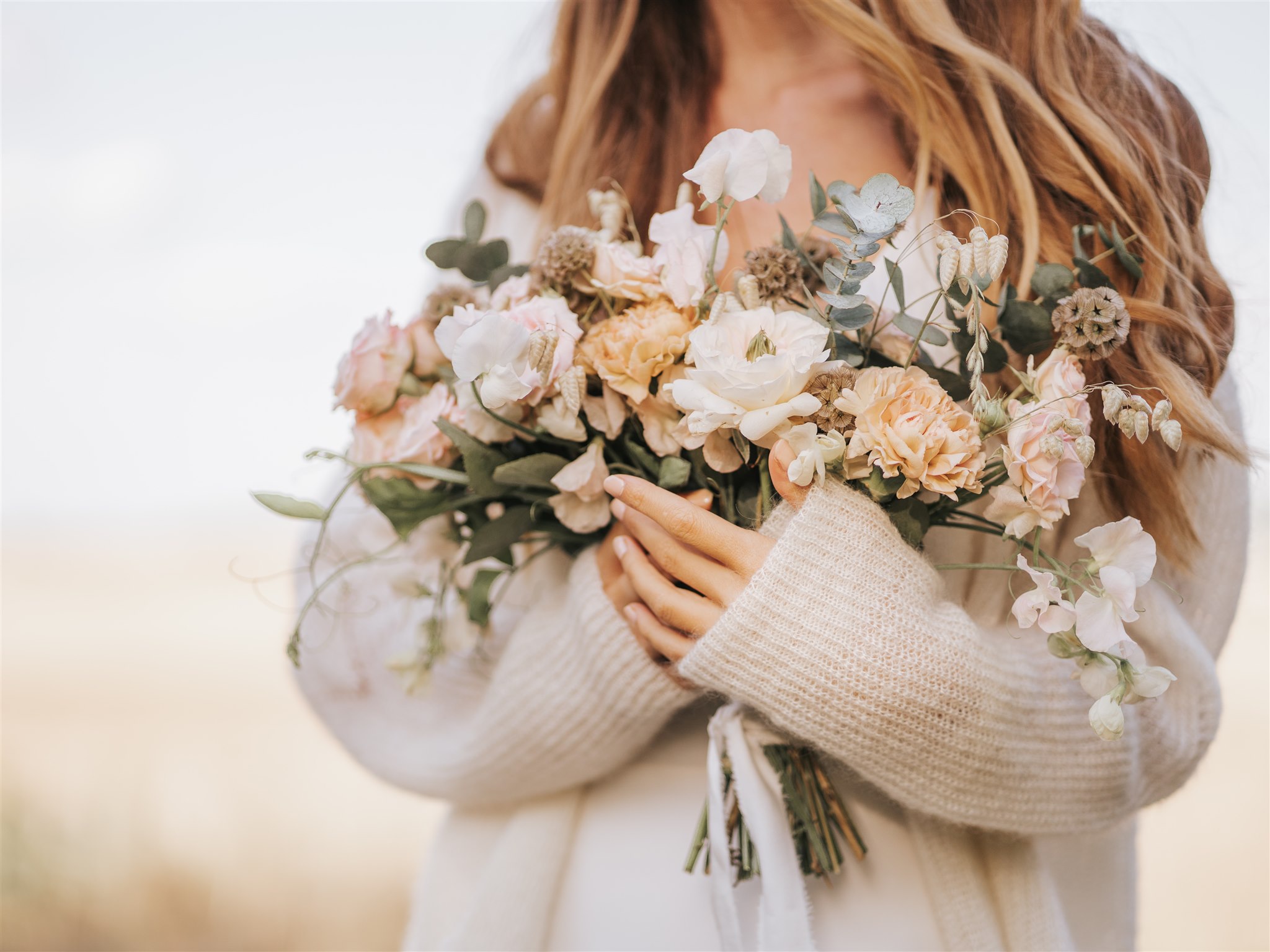 bouquet de mariée, fleuriste mariage, bouquet élégant, bouquet romantique, couleurs pastels, mariage en hiver, mademoiselle Constellation