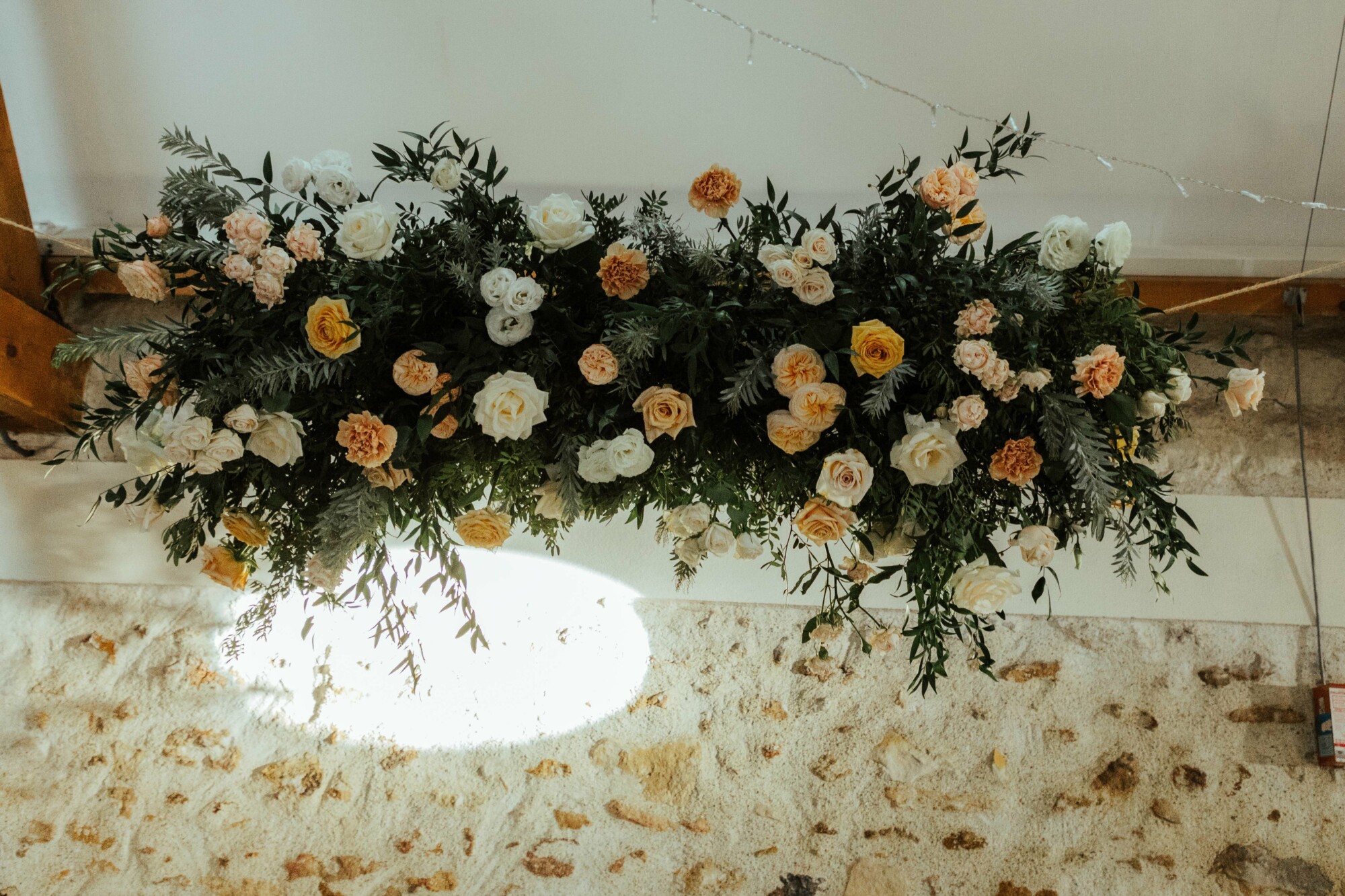 art floral, suspension florale, floral design, floral designer, décoration florale mariage, fleur de mariage, fleuriste mariage