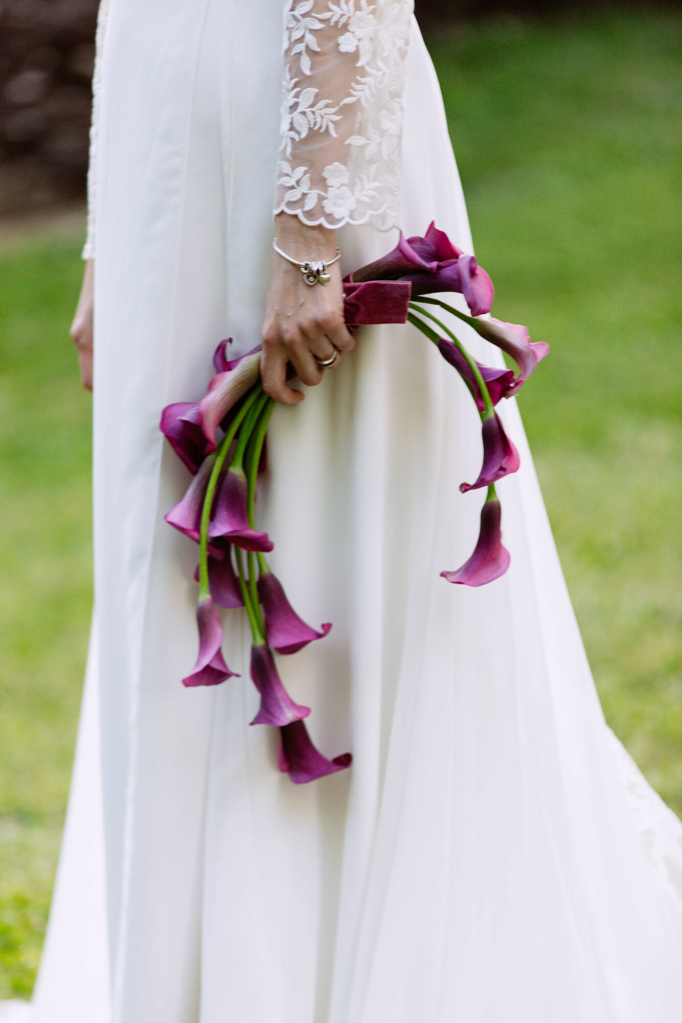 bouquet de mariée, arum, floral design, purple wedding
