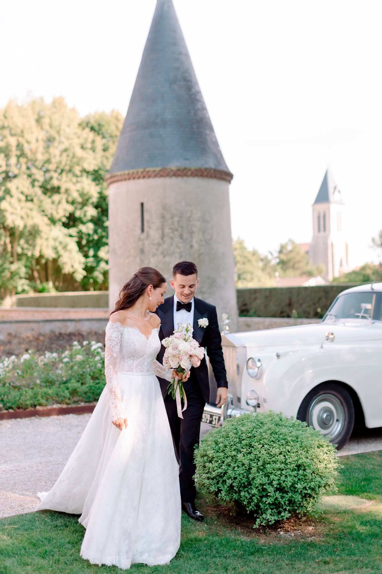 mariage luxe, mariage haut de gamme, voiture luxe, chateau wedding, wedding design